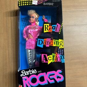 Dancing
1986 Mattel Barbie And The Rockers Barbie Real Dancing Action